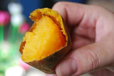 紅薯、柿子和雞蛋同食會中毒？營養師揭曉真相，薯類銷售不受影響